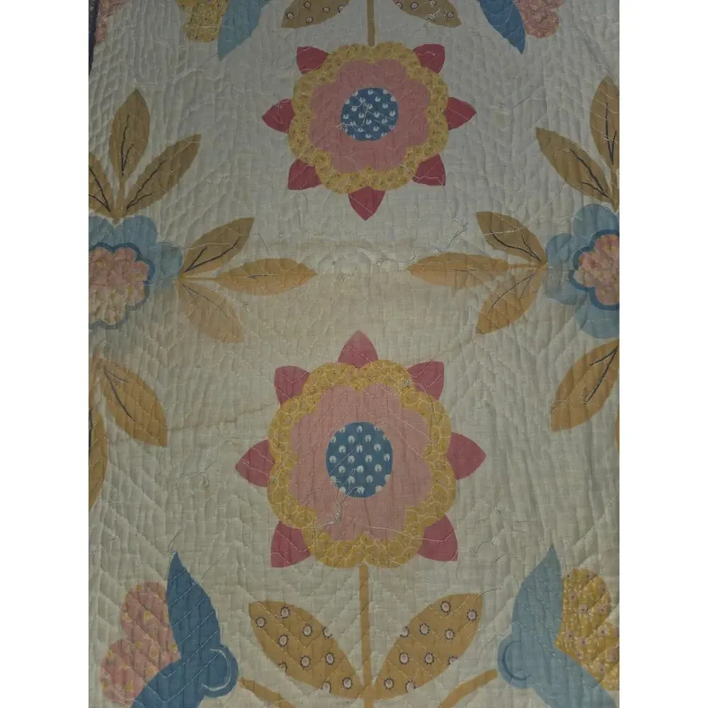 Vintage Flower Applique Cutter Quilt Full Size